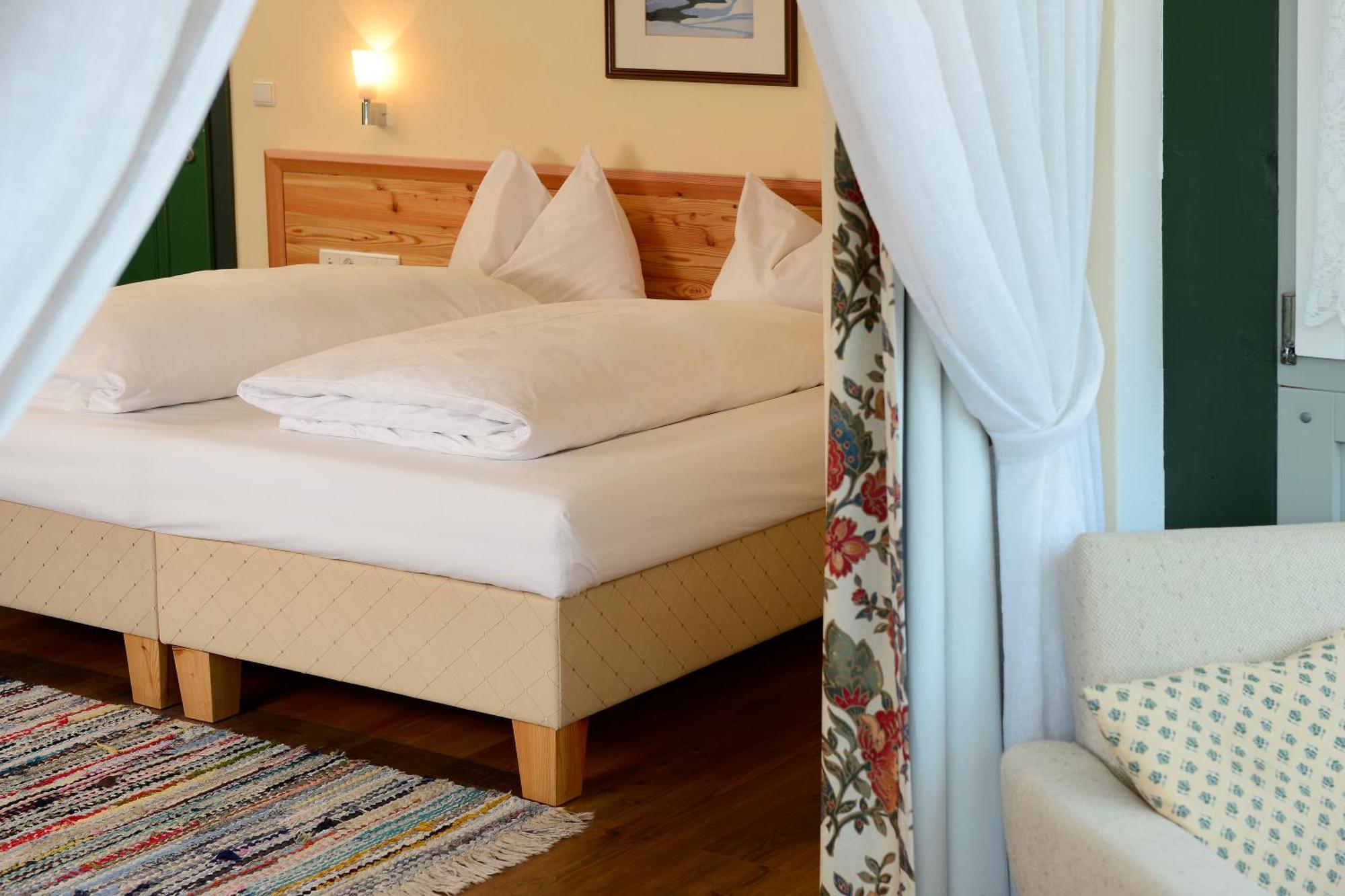 Hotel Gassenwirt Киенес Екстериор снимка