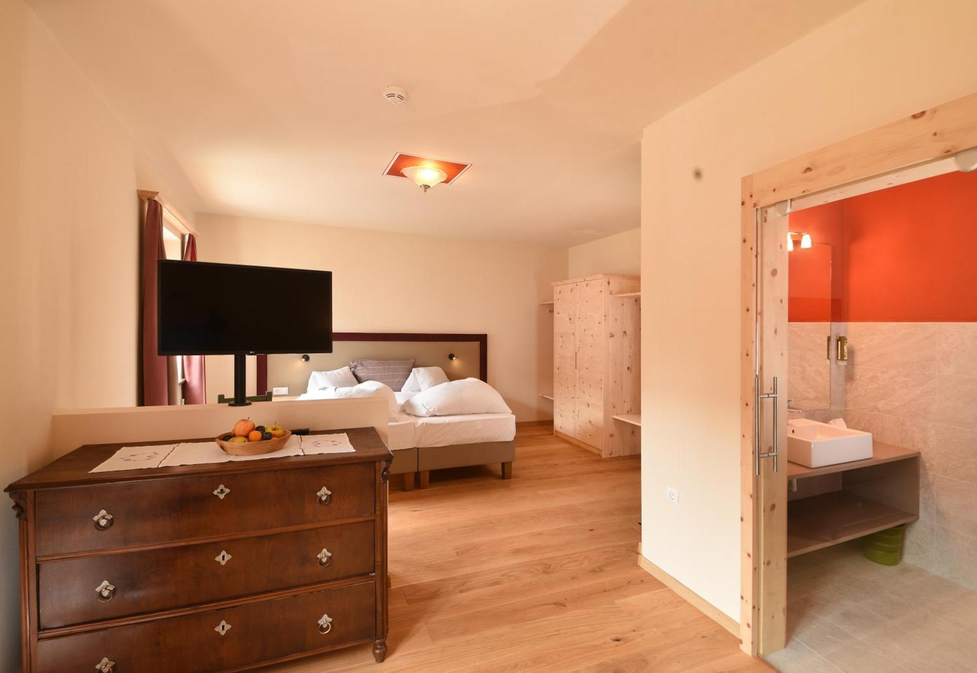 Hotel Gassenwirt Киенес Екстериор снимка