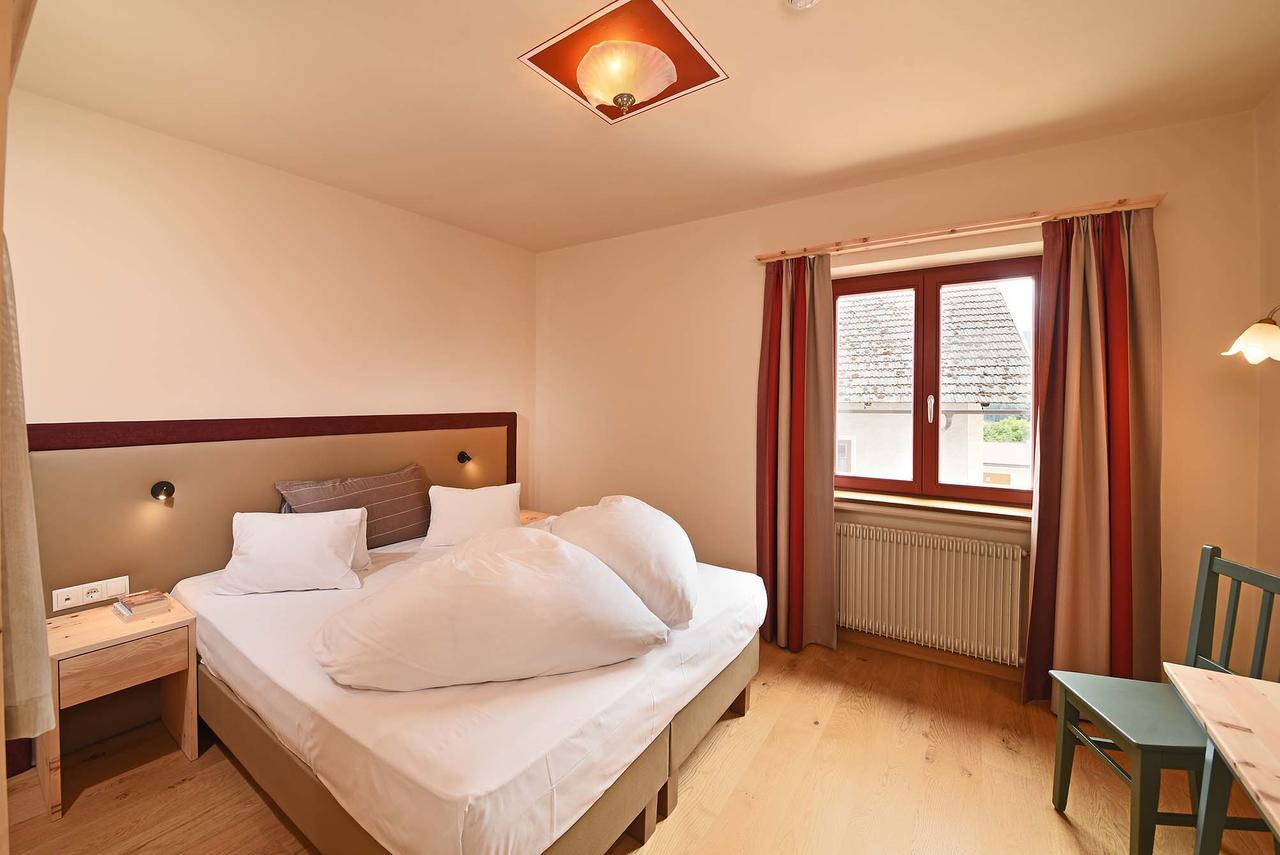 Hotel Gassenwirt Киенес Екстериор снимка