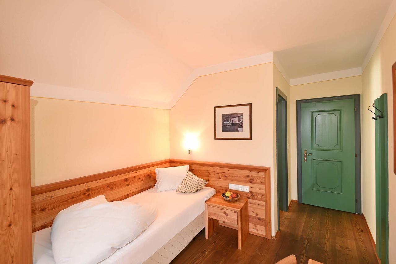 Hotel Gassenwirt Киенес Екстериор снимка